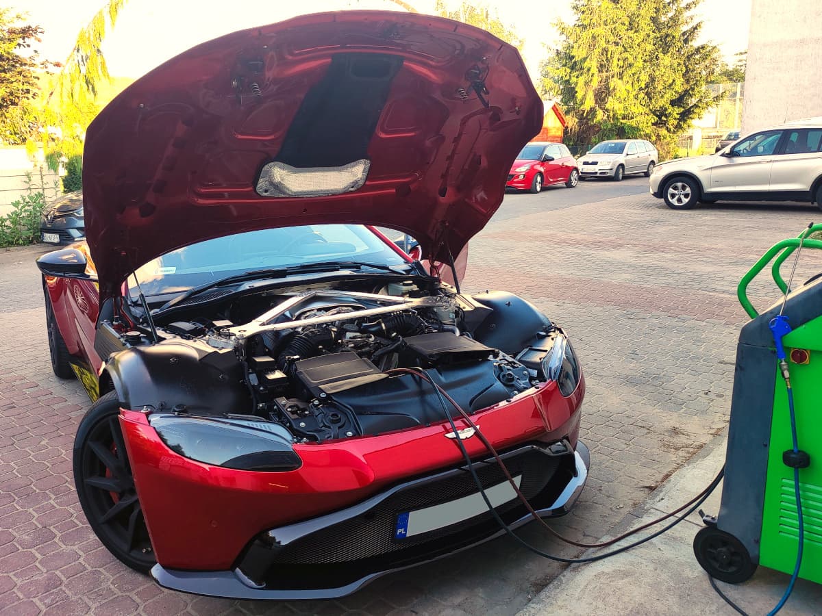 Serwis klimatyzacji — naprawa komponentów